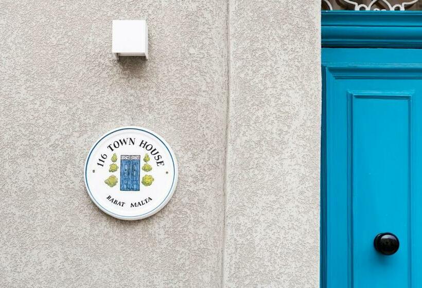 تختخواب و صبحانه 116townhouse