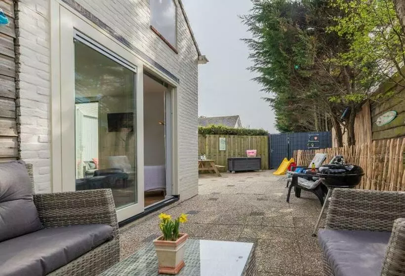 تختخواب و صبحانه Beachhouse Oase Aan Zee