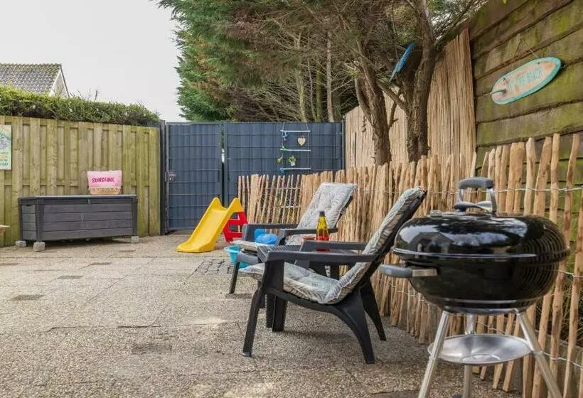 تختخواب و صبحانه Beachhouse Oase Aan Zee