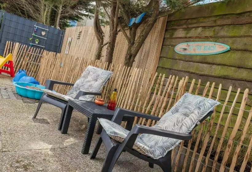تختخواب و صبحانه Beachhouse Oase Aan Zee