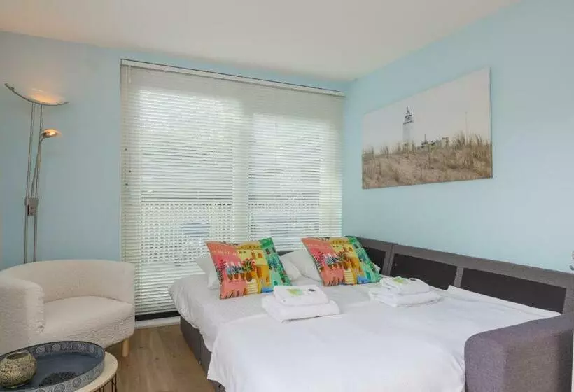 تختخواب و صبحانه Beachhouse Oase Aan Zee