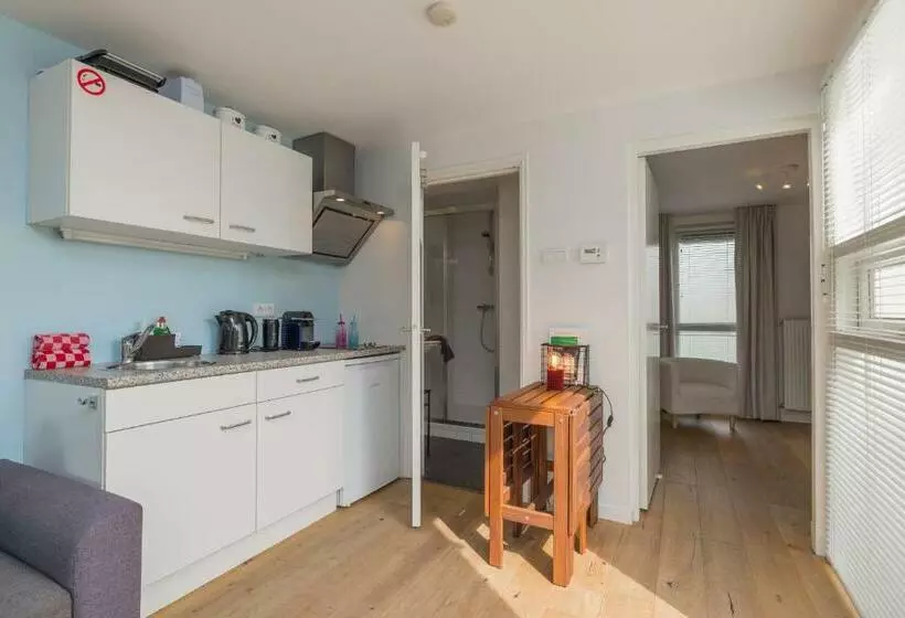 تختخواب و صبحانه Beachhouse Oase Aan Zee