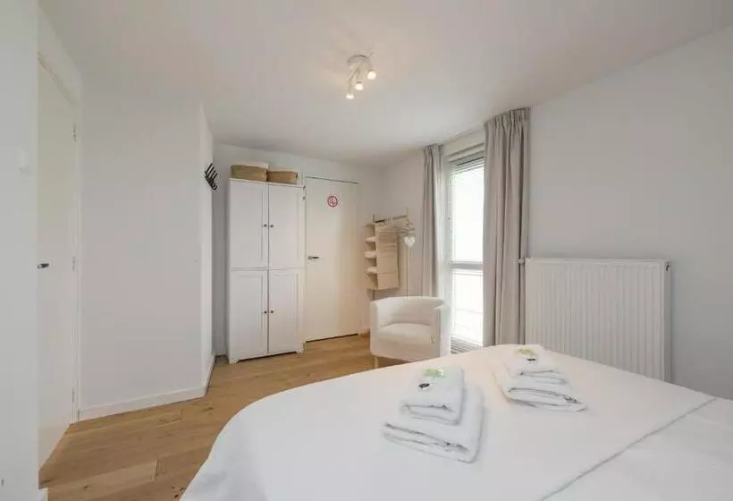 تختخواب و صبحانه Beachhouse Oase Aan Zee