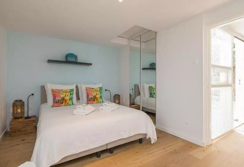 تختخواب و صبحانه Beachhouse Oase Aan Zee