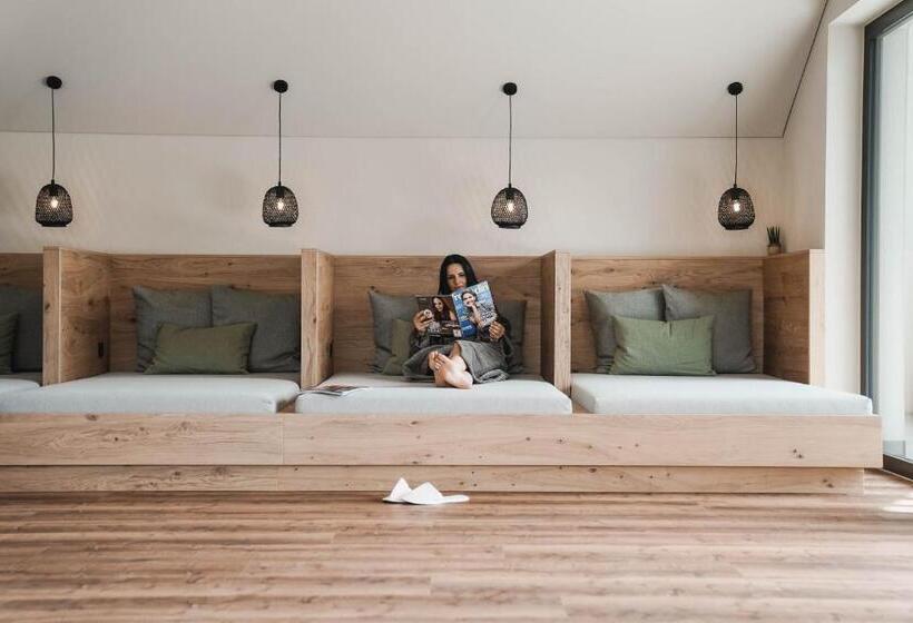 住宿加早餐  Guesthouse Karnatsch