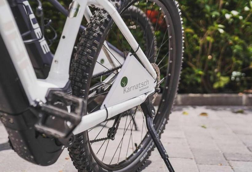 住宿加早餐  Guesthouse Karnatsch