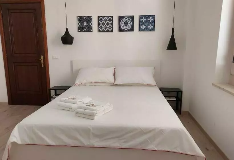 تختخواب و صبحانه Isabella D Aragona Guest House