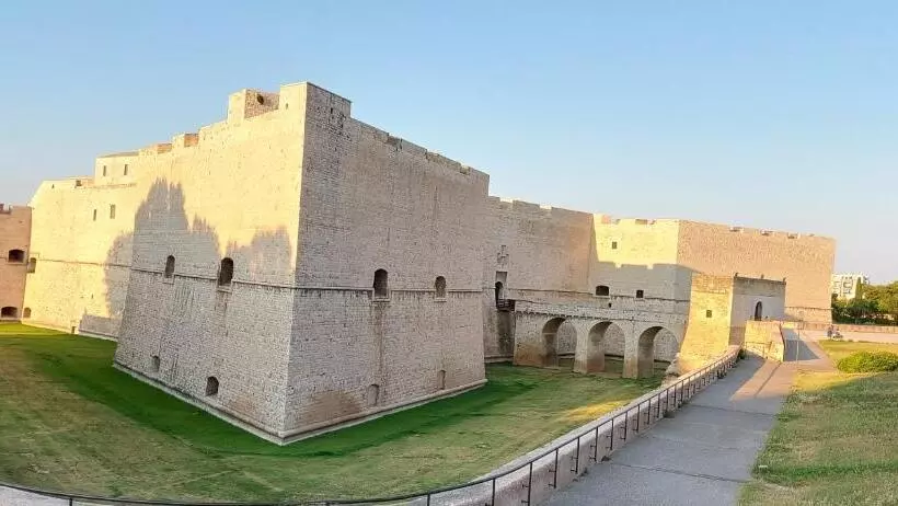 تختخواب و صبحانه Isabella D Aragona Guest House