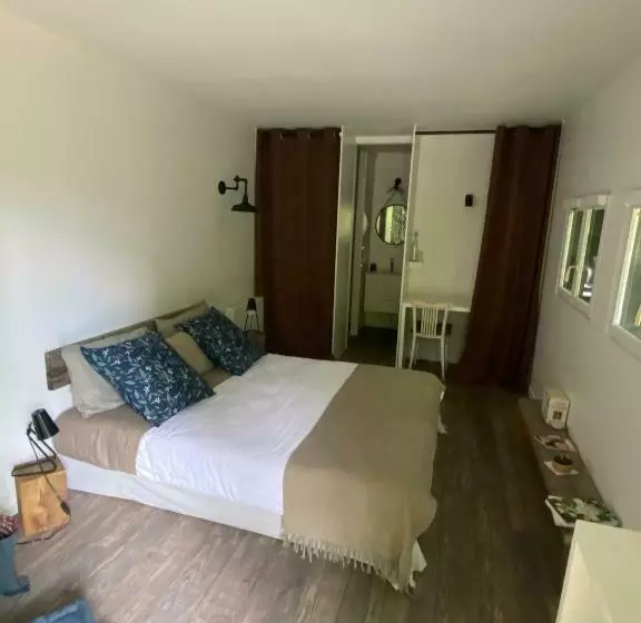 تختخواب و صبحانه La Cabane De Troyes   Chambre D Hôtes