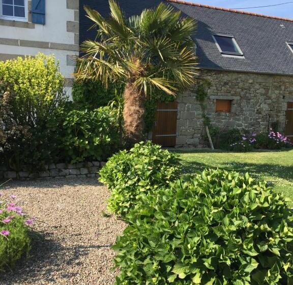 تختخواب و صبحانه La Ferme De Kérivoas