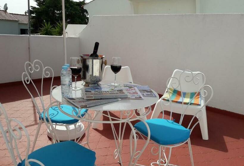 بنسيون Familia Brito