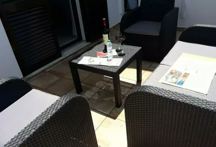 ペンション Familia Brito