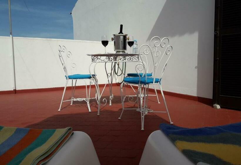 بنسيون Familia Brito