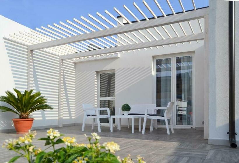 Quattroquarti Stradivari Home