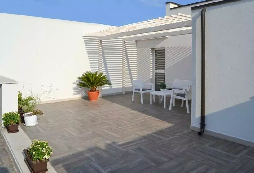 Quattroquarti Stradivari Home