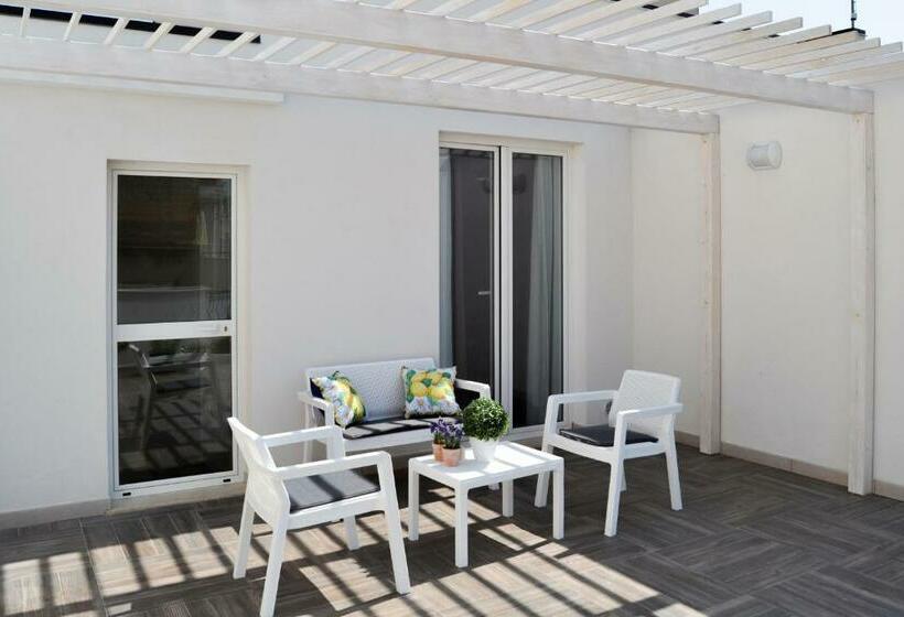 Quattroquarti Stradivari Home