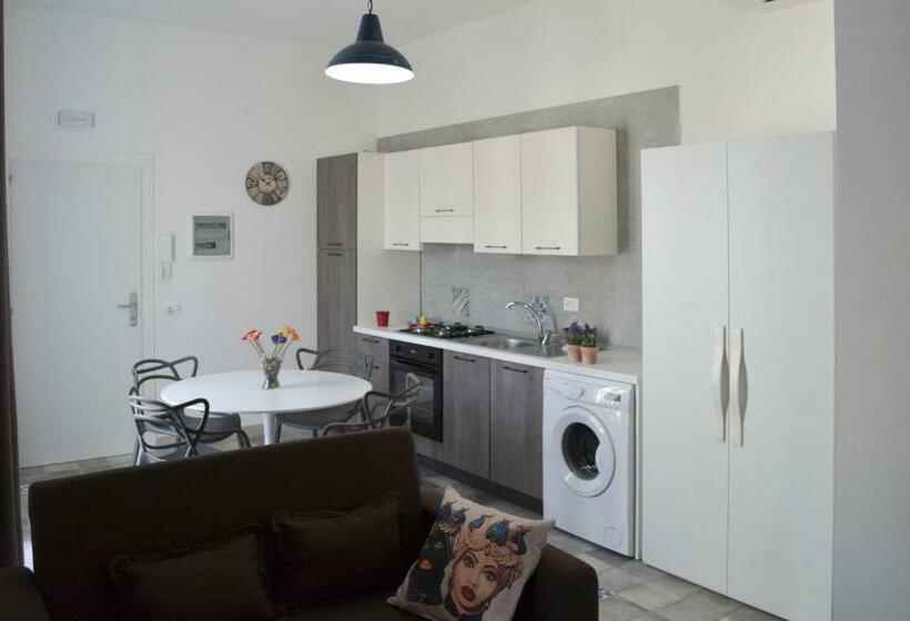 Quattroquarti Stradivari Home