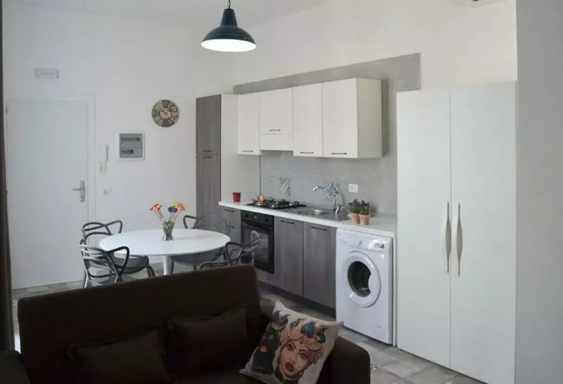 Quattroquarti Stradivari Home