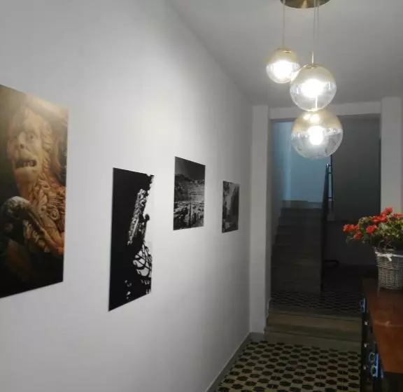 Quattroquarti Stradivari Home