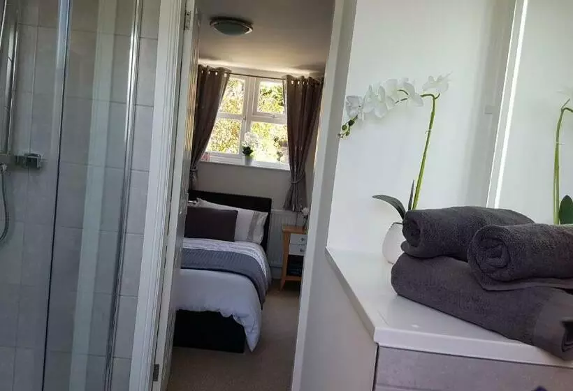 Aamiaismajoitus (B&B) Debonair Bnb @33