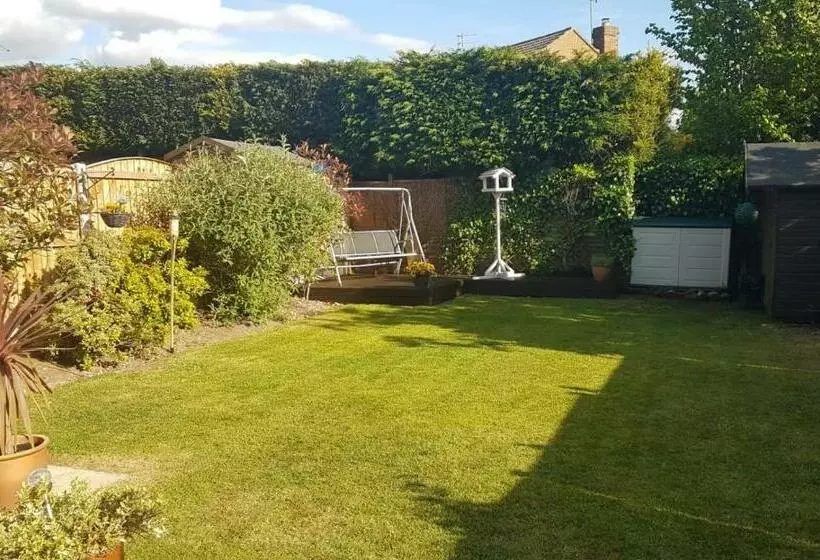 Aamiaismajoitus (B&B) Debonair Bnb @33