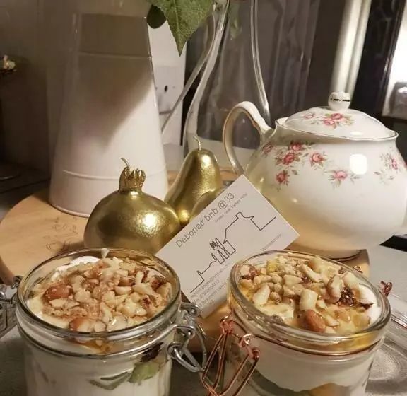 Aamiaismajoitus (B&B) Debonair Bnb @33