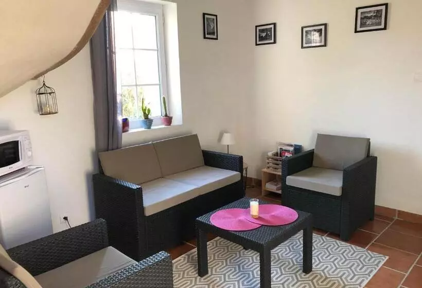 Aamiaismajoitus (B&B) La Tour De La Conterie