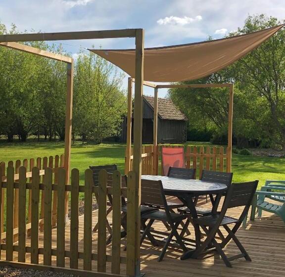 민박 La Tour De La Conterie