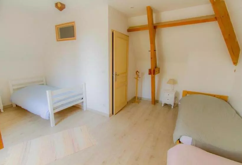 Aamiaismajoitus (B&B) La Tour De La Conterie