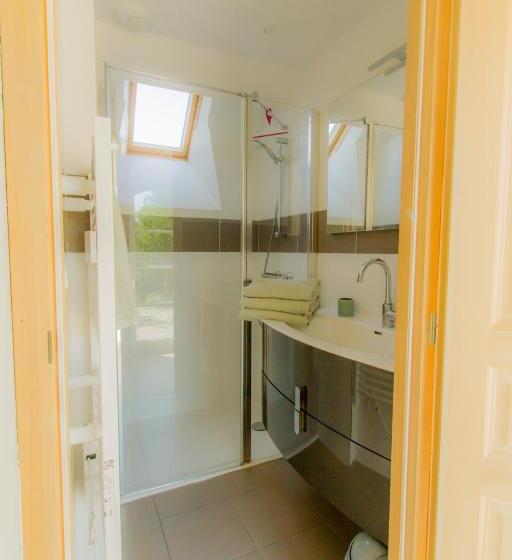 민박 La Tour De La Conterie