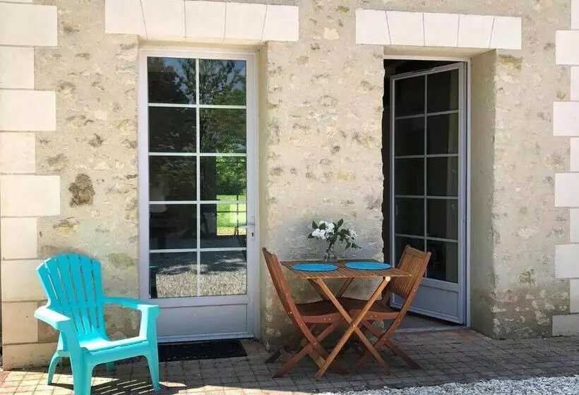 Aamiaismajoitus (B&B) La Tour De La Conterie