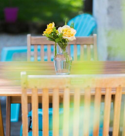 민박 La Tour De La Conterie