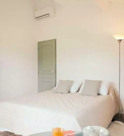 Aamiaismajoitus (B&B) Le Jardin Du Castillon