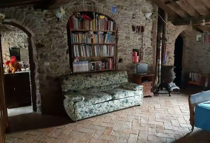 هتل Attic With Balcony At Locanda Del Capo