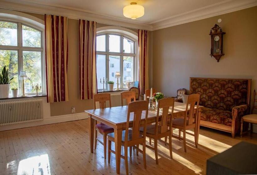 בית מלון כפרי L Station