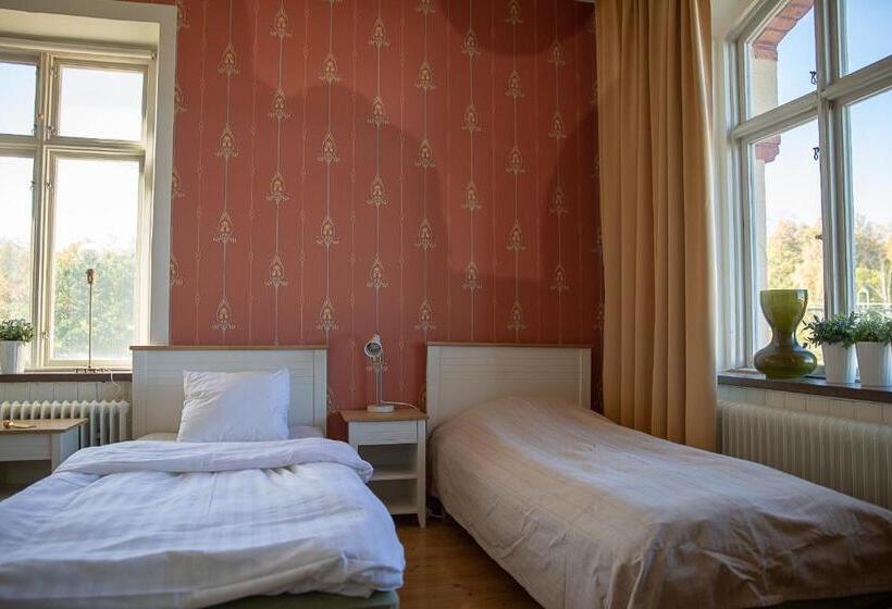 בית מלון כפרי L Station