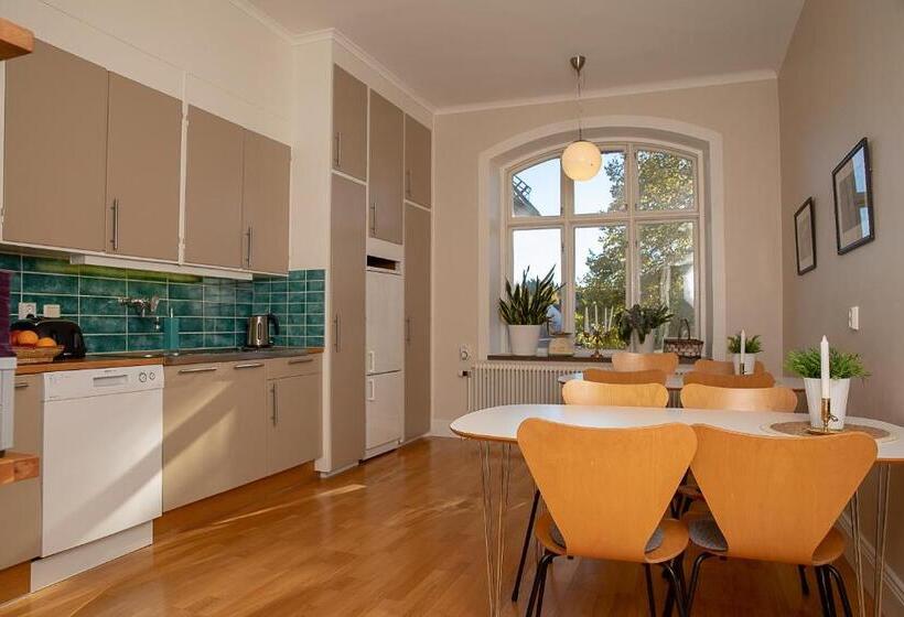 בית מלון כפרי L Station