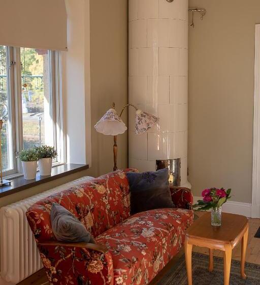 בית מלון כפרי L Station