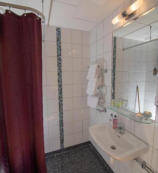 בית מלון כפרי L Station