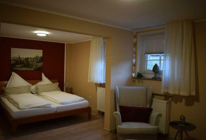 בית מלון כפרי Landgasthof Hüttenschenke