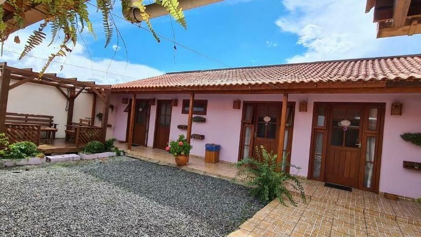 پانسیون Pousada Alternativa Keke