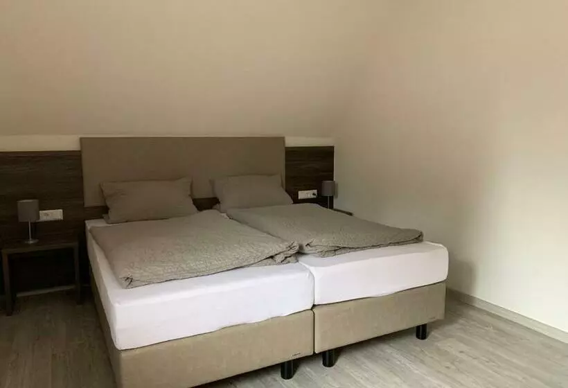 Pension Deckenpfronn