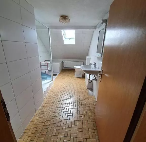 ユースホステル Gästehaus Weißes Lamm   Monteurzimmer