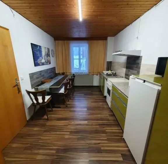 ユースホステル Gästehaus Weißes Lamm   Monteurzimmer