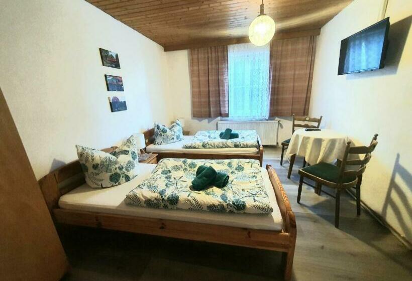 Hospedaria Gästehaus Weißes Lamm   Monteurzimmer