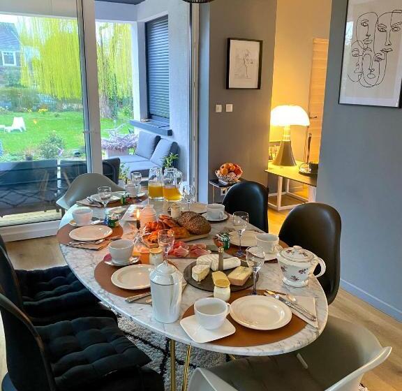 住宿加早餐  La Demeure Marcquoise