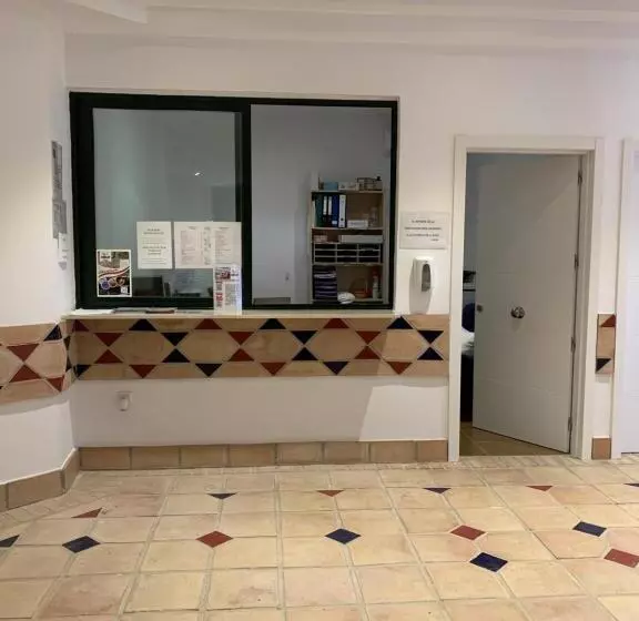 Hotelli Hostal Restaurante Benalup Golf