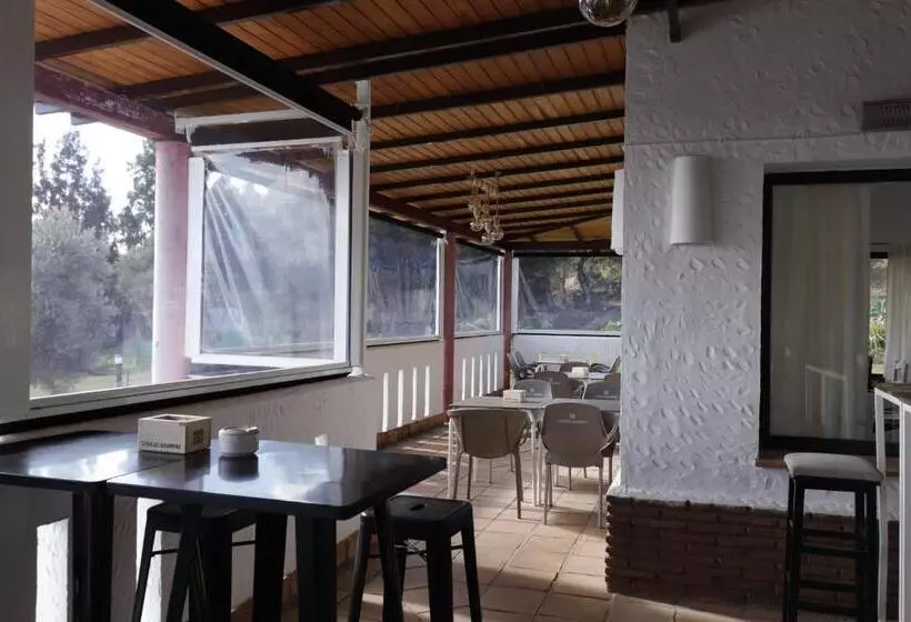 Hotelli Hostal Restaurante Benalup Golf