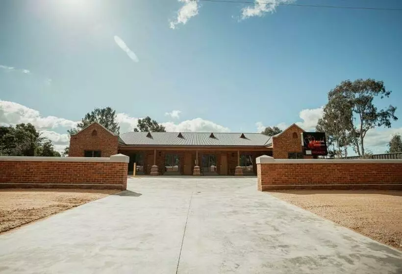 モーテル Red Waratah Accommodation