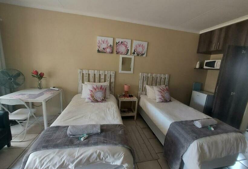 Pension Delutz Overnight Accommodation Room 2